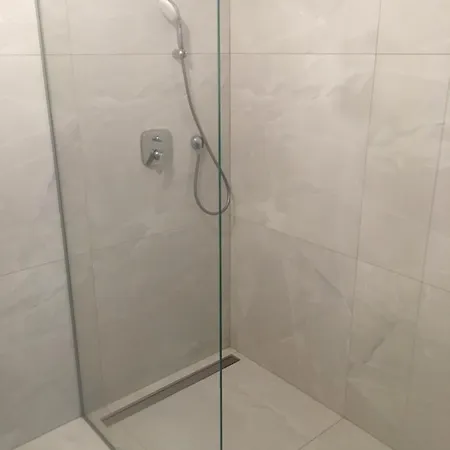 M M Luxury * Λιουμπλιάνα